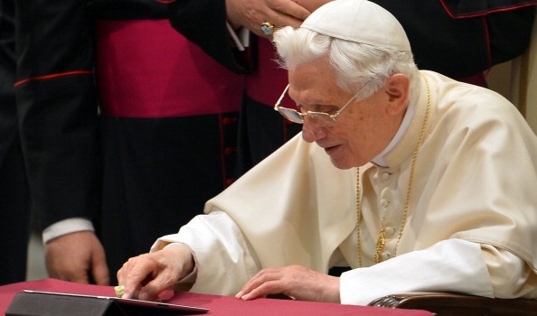 VATICAN POPE AUDIENCE INTERNET TWITTER