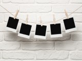 Immagine che mostra un insieme di foto tipo Polaroid