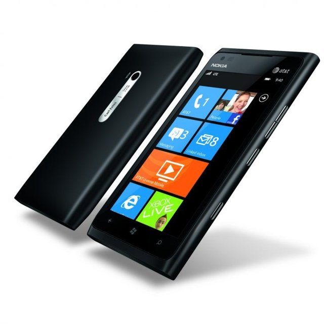 Il Lumia 900 potrebbe non avere Windows Phone 8