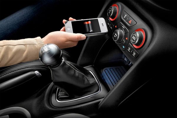 Dodge Dart: la prima auto con caricabatterie wireless