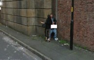 Coppia fa sesso per strada, fotografata da Google Street View (FOTO)