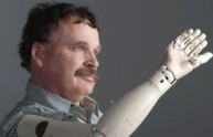 Il braccio robot può essere controllato con il pensiero