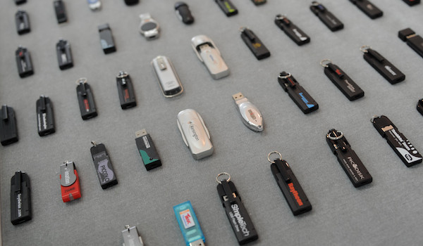 Come rimuovere la protezione scrittura da una chiavetta USB