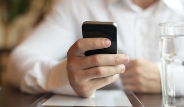 Come sapere a chi appartiene un numero di cellulare
