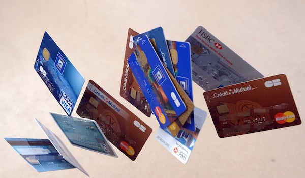 Come pagare senza usare la carta di credito