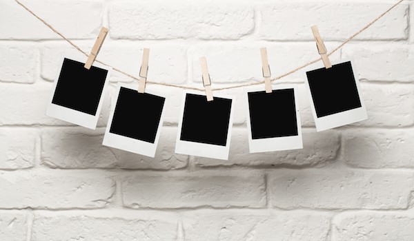 Immagine che mostra un insieme di foto tipo Polaroid
