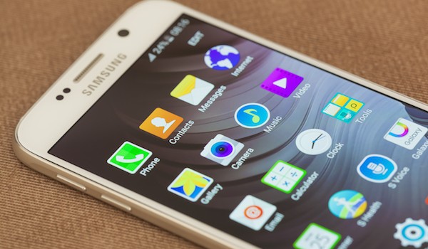 Foto che mostra uno smartphone Samsung Android